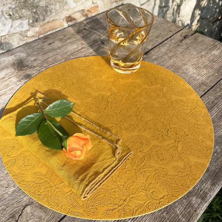 Sous-plat double face en polyur?thane et deco en relief