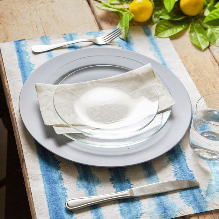 Set de table fait a la main en papier avec rayures blanches/bleues