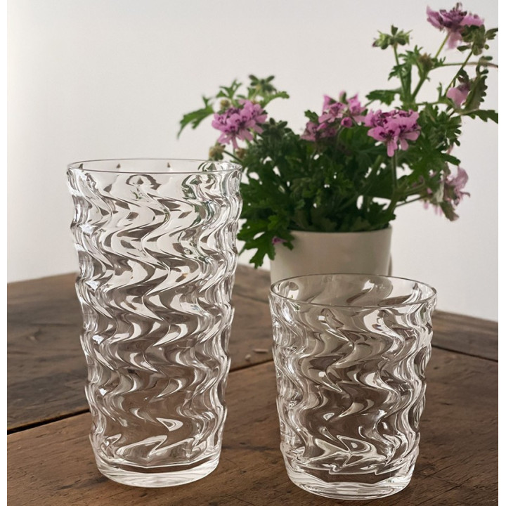 Transparent methacrylate waved glass