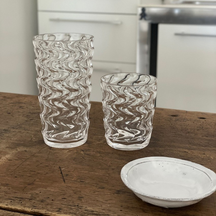 Transparent methacrylate waved glass