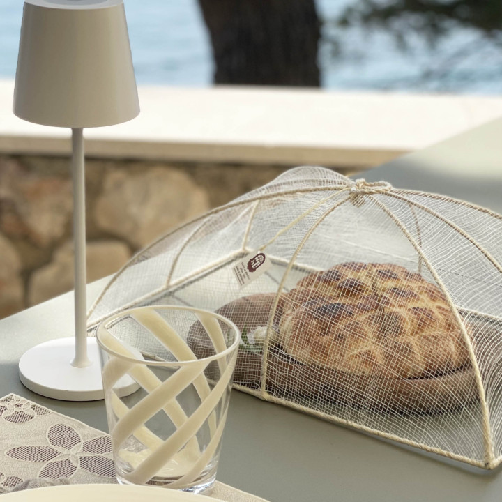 Small couvre-plat en filet d'abaca 25 x 40 h14 cm