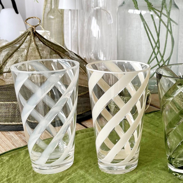 Verre en methacrylate avec spirale haut h16 cm