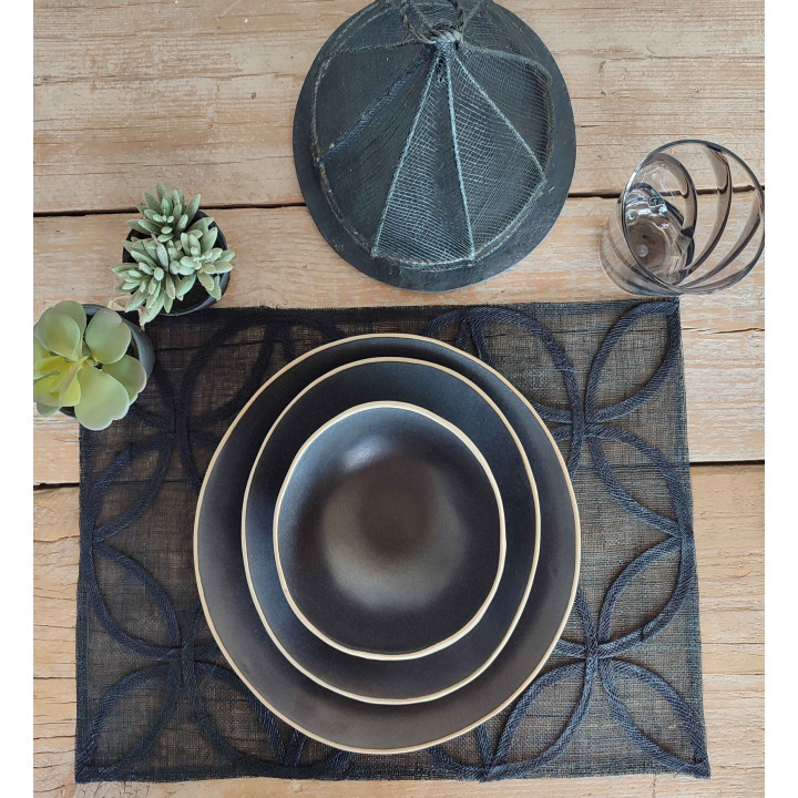 Set de table en abaca deco fleurs perces 33 x 48 cm