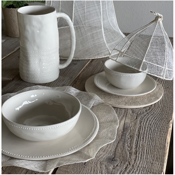 Assiette dessert en porcelaine couleur creme avec bord pointille d18,5 cm
