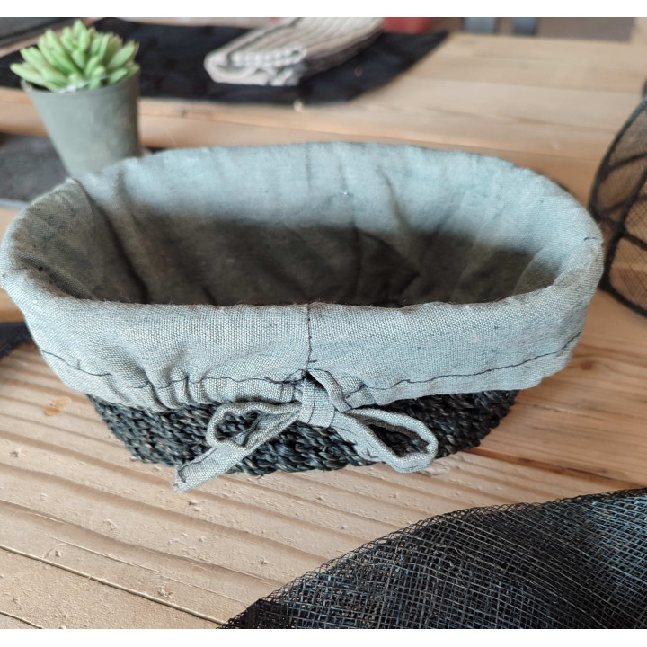Abaca oval basket 20 x 12 h8 cm with bows