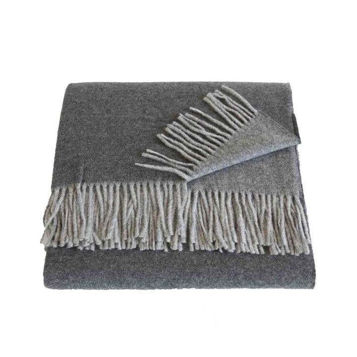 Coperta 100% lana merino extrafine grigia frange 130 x 180 cm