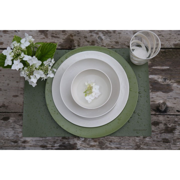 Green leather look placemat 32 x 45 cm