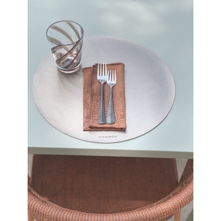 Brass leather look underplate d33 cm