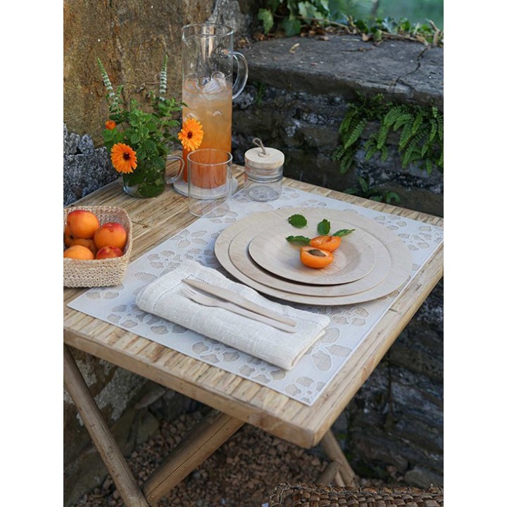 Tovaglietta in pvc panna con fiori traforati 35 x 48 cm